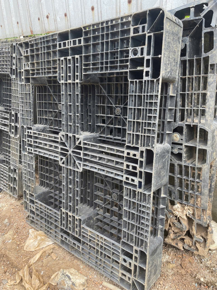 Cần Thu Mua Ba Lết Nhựa, Số Lượng Lớn Không Giới Hạn