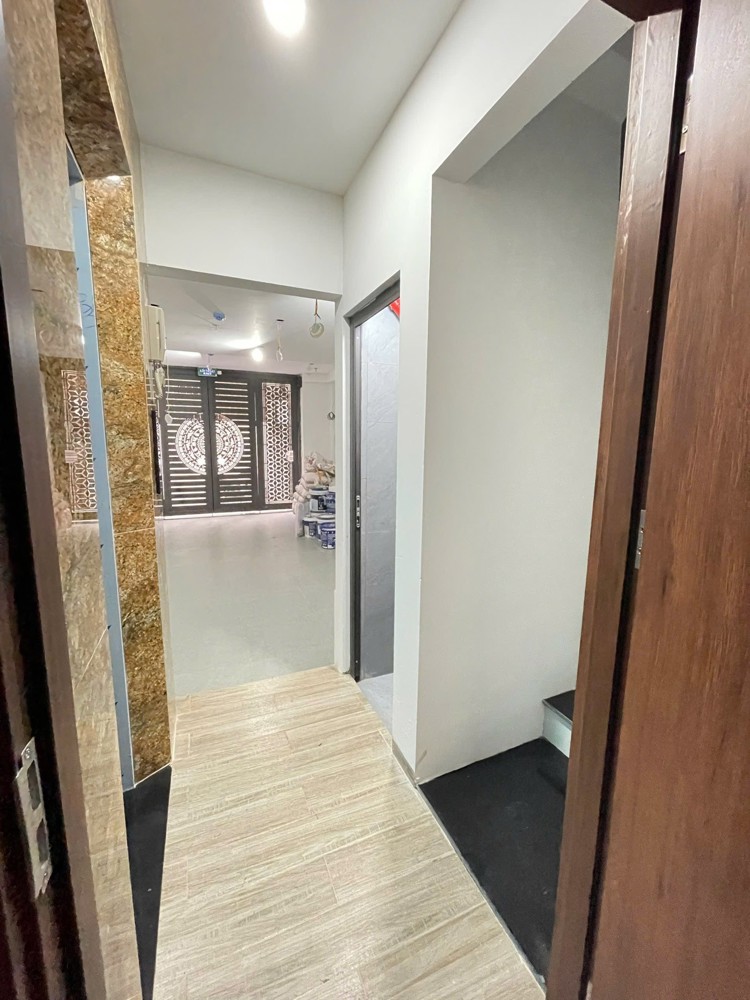 Bán Nhà Nguyễn Lân - Lê Trọng Tấn Dòng Tiền 95Tr/th Ô Tô Phân Lô 2 Mặt Thoáng Trước Sau Cực Đẹp