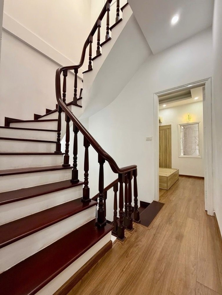 Bán Nhà Yên Lãng_ở Cực Sướng_45m2_5 Tầng Chắc Chắn_20m Ra Ô Tô_giá Chào 11,5 Tỷ