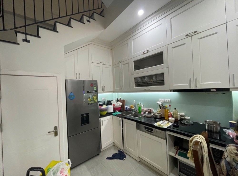 Bán Nhà Đặng Tiến Đông_ba Gác Đỗ Cửa_sát Phố_ở Sướng_32m2_giá Chào 9,8 Tỷ