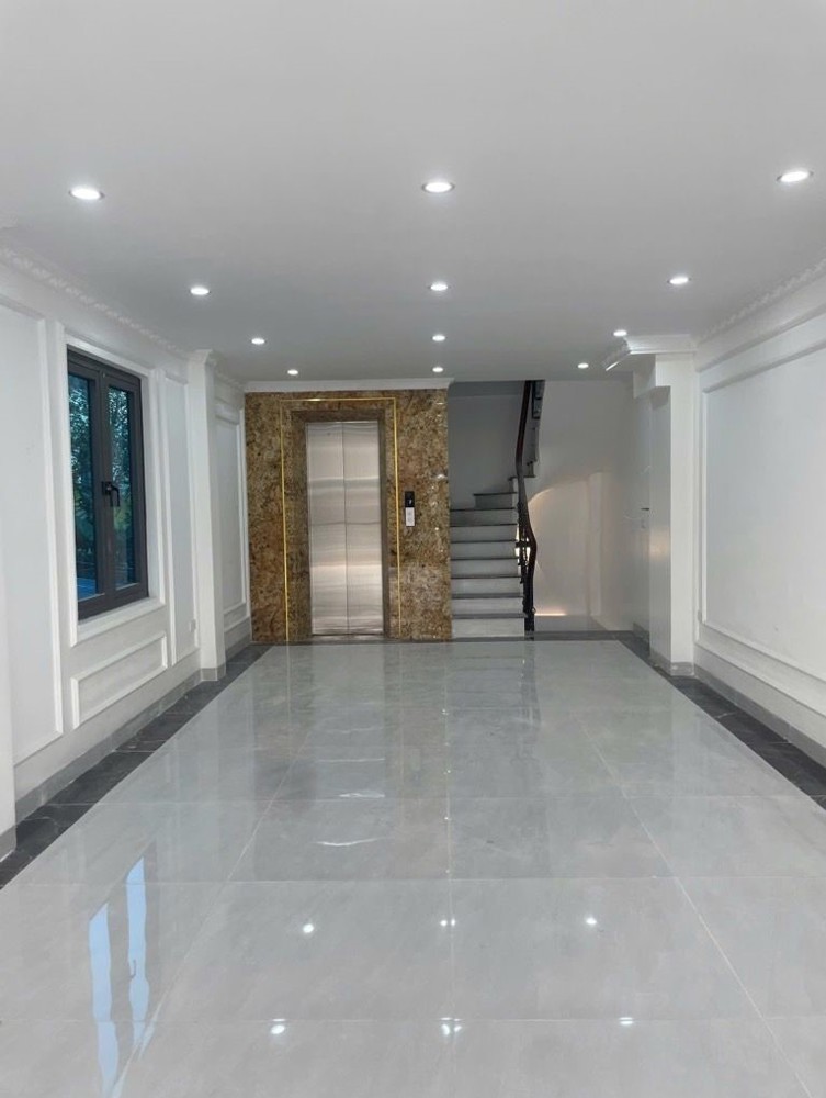 Bán Nhà Nguyễn Chí Thanh_phân Lô Vỉa Hè_6 Tầng Thang Máy_ngõ Kd Ô Tô Tránh_40m2