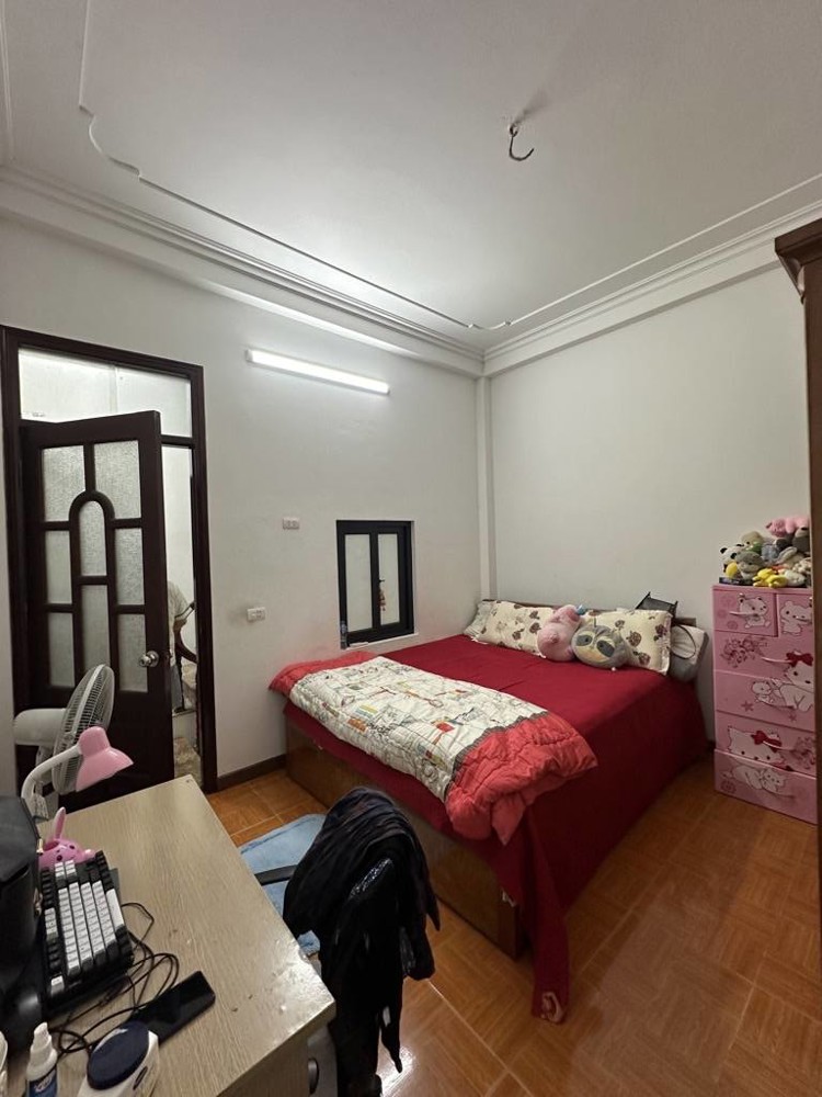 Bán Nhà P. Kim Giang, Hn, Dt 41 M2,4 Tầng, Giá Bán 9.6 Tỷ Mô Tả: Nhà Khu Vực Đi Lại Thuận Tiện