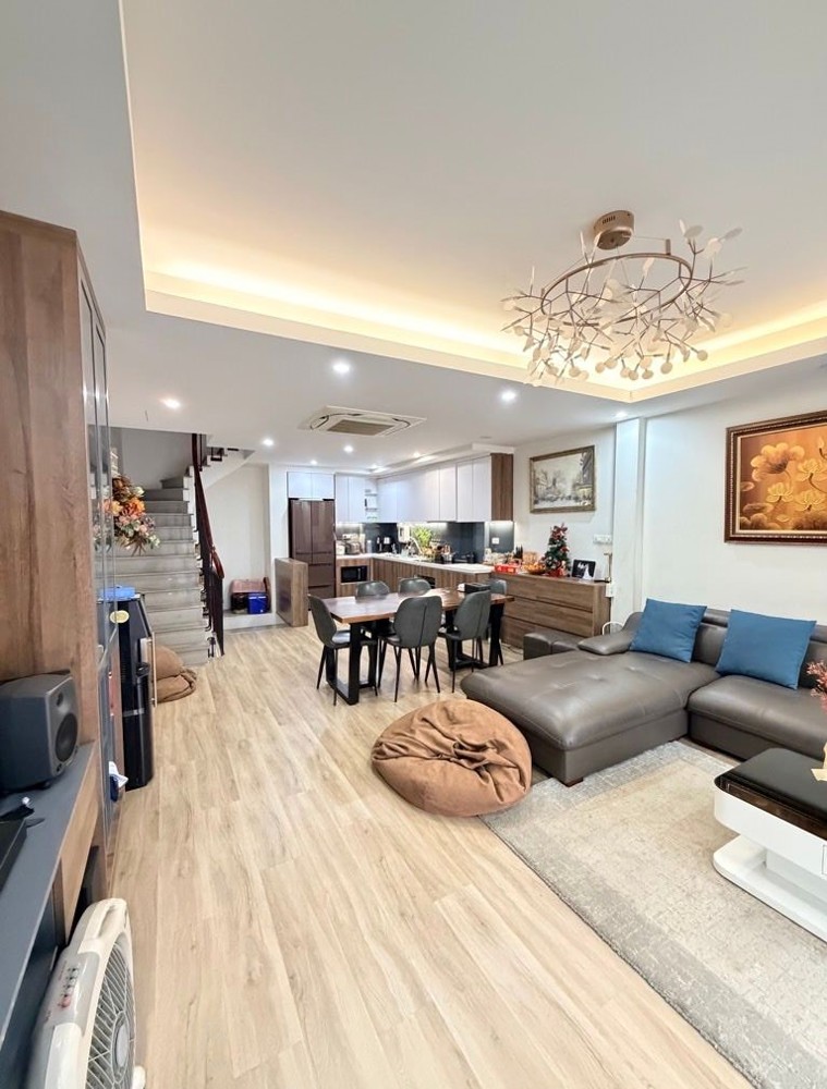 Bán Nhà Huỳnh Thúc Kháng_ô Tô Tránh_vỉa Hè Kd Sầm Uất_kv Dân Trí Cao_56m2_giá Chào 22,5 Tỷ