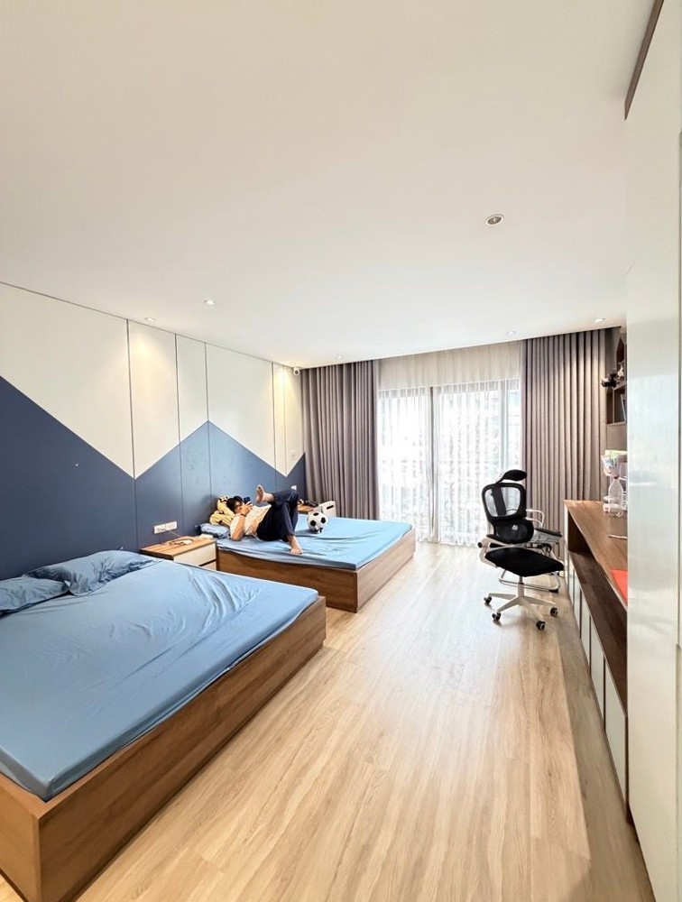 Bán Nhà Huỳnh Thúc Kháng_ô Tô Tránh_vỉa Hè Kd Sầm Uất_kv Dân Trí Cao_56m2_giá Chào 22,5 Tỷ