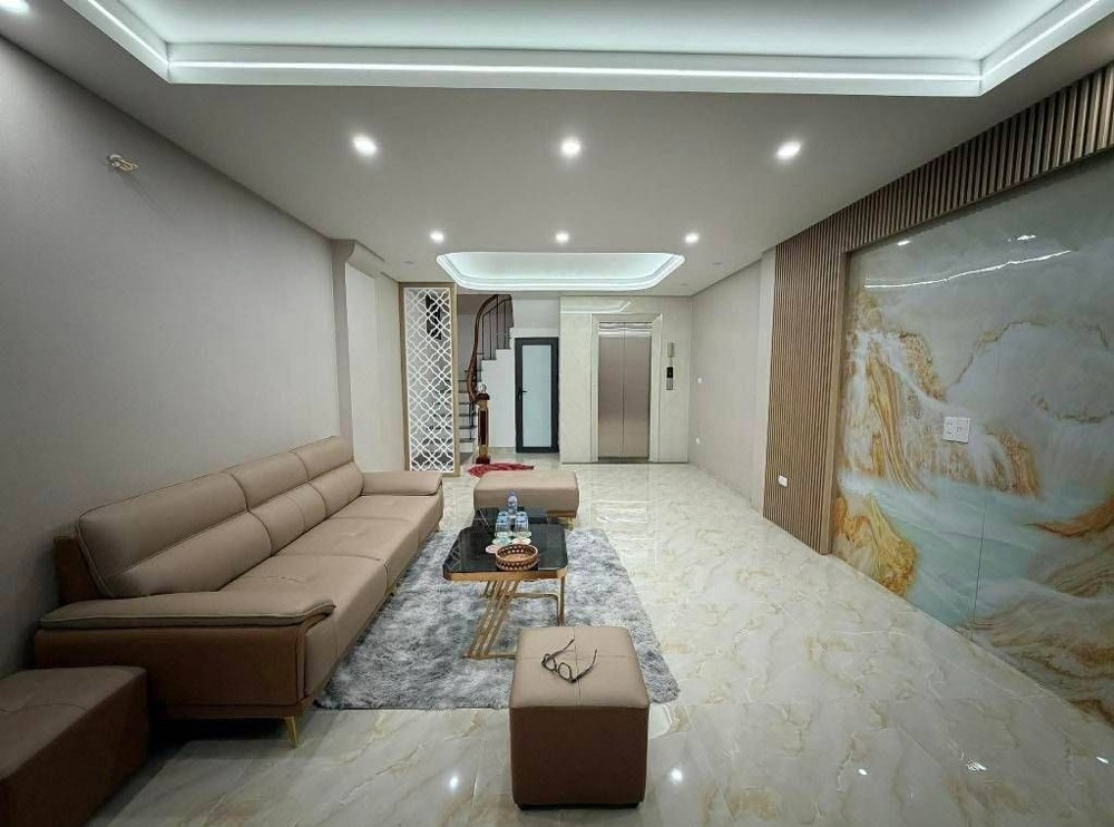 Bán Nhà Thái Hà_6 Tầng Thang Máy_sát Phố_sđ Cc Sẵn Gd_40m2_giá Chào 18,6 Tỷ