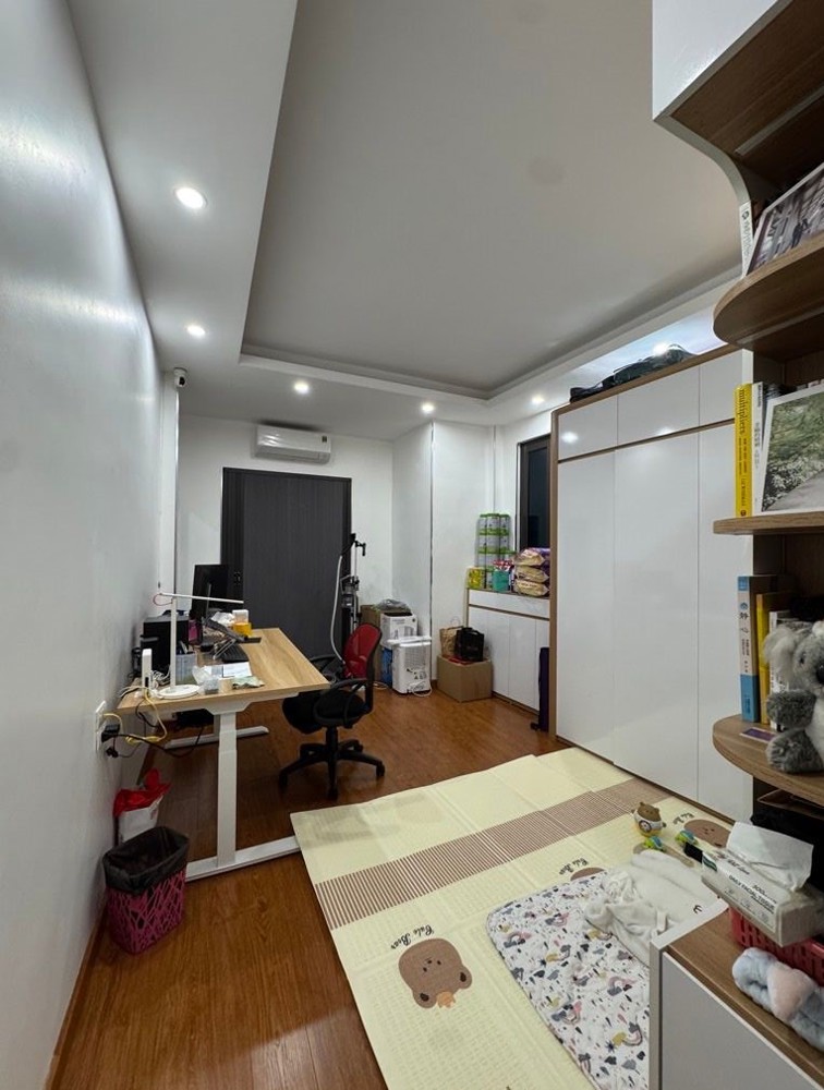 Bán Nhà Phố Mai Anh Tuấn_thang Máy_view Hồ Ở Sướng_sđ Cc Sẵn Gd_40m2_giá Chào 18,3 Tỷ