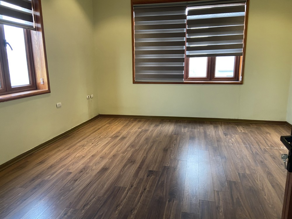 Nhà 4 Tầng 56M² Trung Tâm Long Biên – Đường 4.5M - Vào Ở Ngay– Giá 15 Tỷ