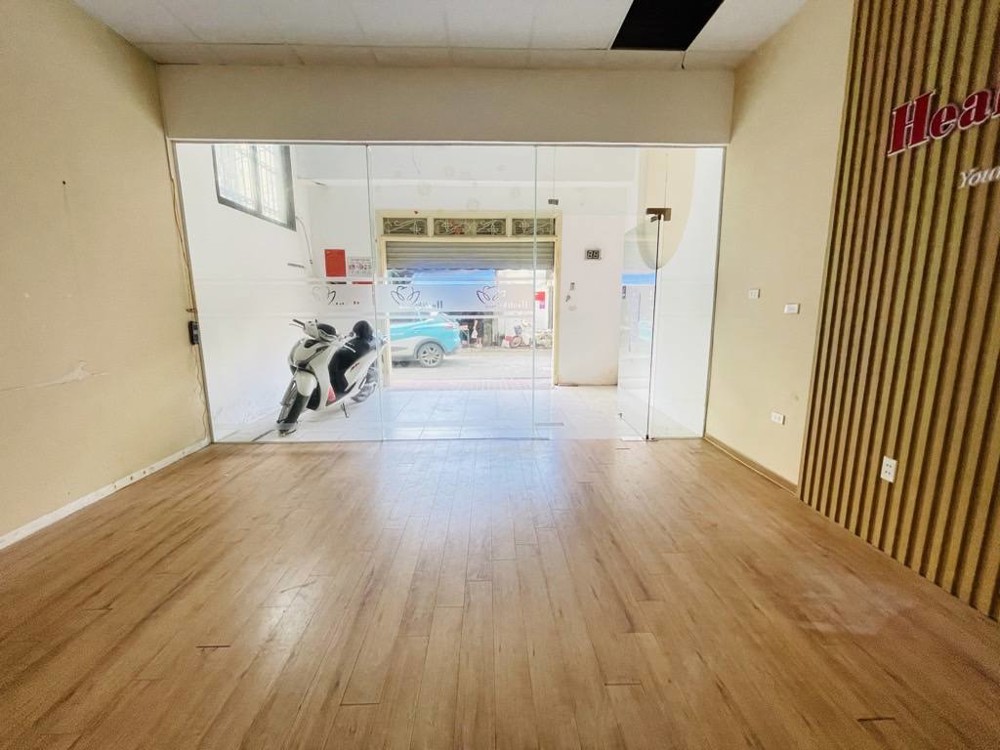 Bán Nhà Mặt Phố Hoàng Ngân, Hn, Dt 68 M2, 5 Tầng, Giá Bán 24 Tỷ Mô Tả: Nhà Lô Góc, Vỉa Hè Kinh Do