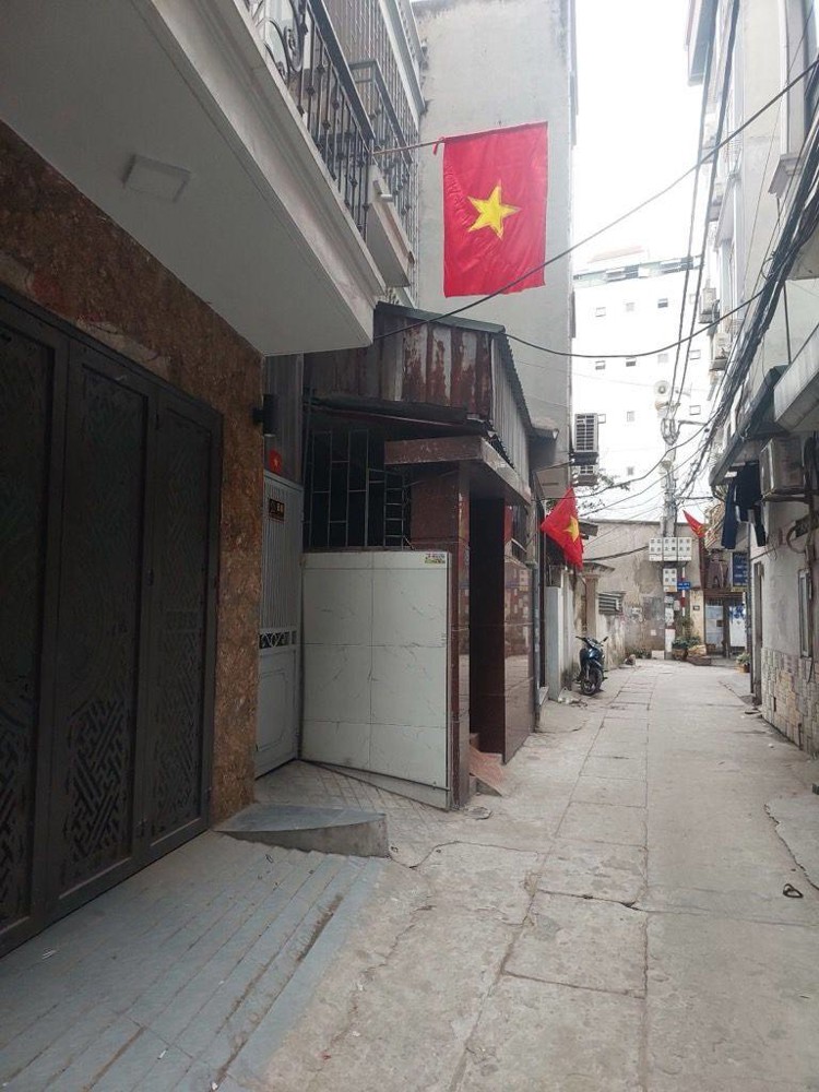 Bán Nhà Giải Phóng, Hn, Dt 47 M2, 7 Tầng, Giá Bán 15.3 Tỷ Mô Tả: Nhà Ôtô Vào, Ngõ Thông Rộng,