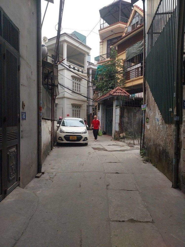 Bán Nhà Giải Phóng, Hn, Dt 47 M2, 7 Tầng, Giá Bán 15.3 Tỷ Mô Tả: Nhà Ôtô Vào, Ngõ Thông Rộng,