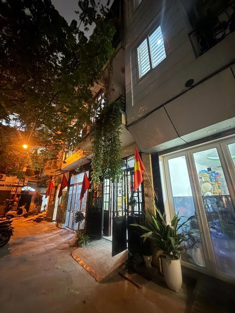 Bán Nhà Phố Vương Thừa Vũ, Hn, Dt 48 M2, 4 Tầng, Giá Bán 17 Tỷ Mô Tả: Nhà Đất Khu Quân Đội, An N