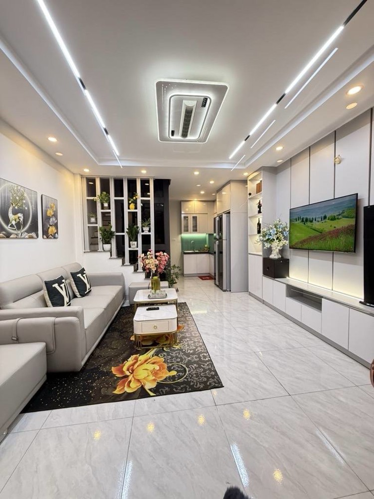 Bán Nhà Giải Phóng, Hn, Dt 32 M2, 6 Tầng, Giá Bán 8.65 Tỷ Mô Tả: Nhà Thoáng, Ngõ Thông, Khu Vực