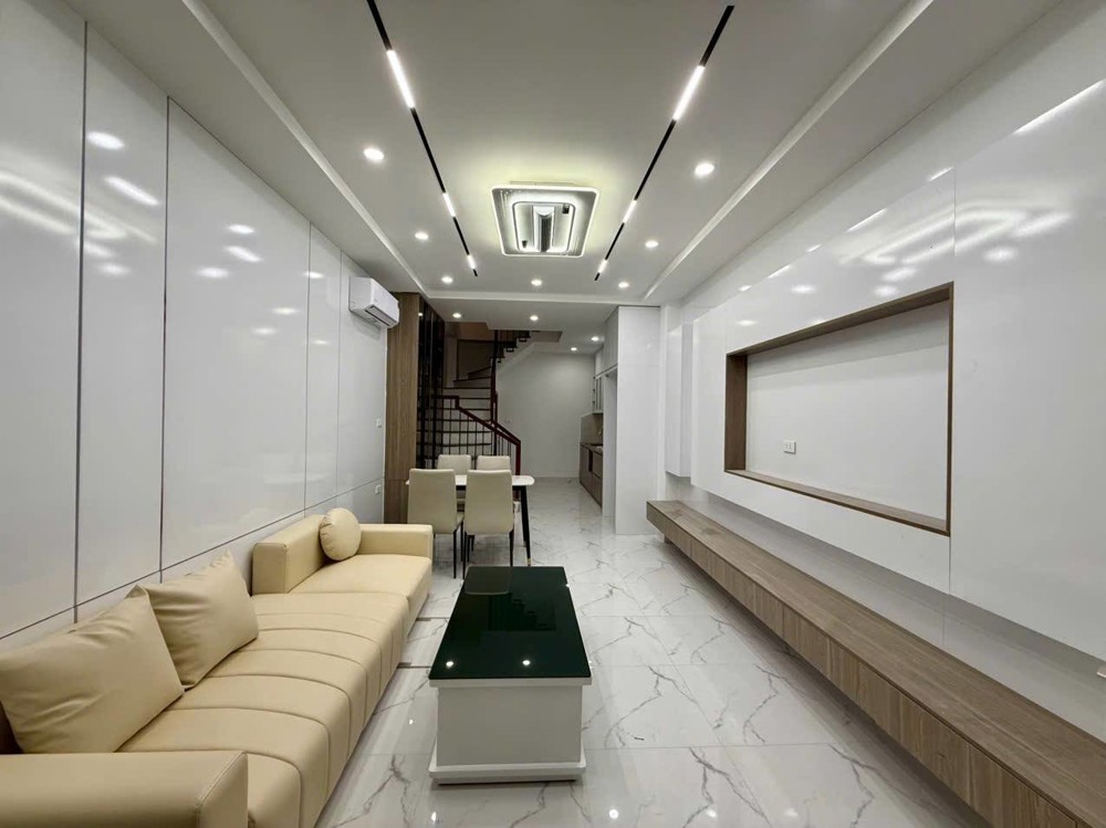 Phố Hoàng Hoa Thám 36M 5T Nhỉnh 10 Tỷ Nhà Đẹp Ngõ Rộng Thoáng- Khu Vực Dân Trí, An Sinh Đỉnh