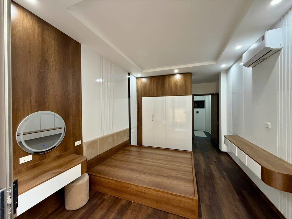 Phố Hoàng Hoa Thám 36M 5T Nhỉnh 10 Tỷ Nhà Đẹp Ngõ Rộng Thoáng- Khu Vực Dân Trí, An Sinh Đỉnh