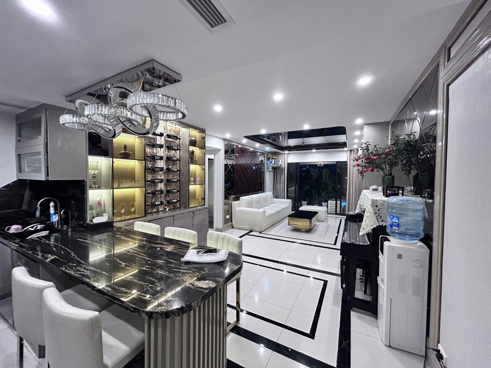 Nội Thất Tiền Tỷ, Tòa E1 Chelsea Park Trần Kim Xuyến 98M2, Tối Ưu Công Năng, Tiện Ích Vip