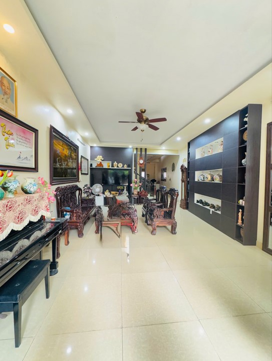 Bán Nhà Mặt Đường Trần Thành Ngọ – Trung Tâm Kiến An – Nhà 2 Khối – Giá 18 Tỷ