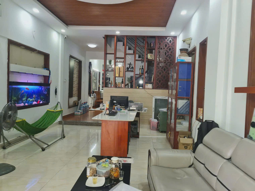 Bán Nhà 4 Tấng Khu Gs Ngay Go Dĩ An,Dòng Tiền Ổn Định 240Tr/năm