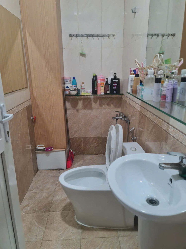 Bán Nhà 4 Tấng Khu Gs Ngay Go Dĩ An,Dòng Tiền Ổn Định 240Tr/năm