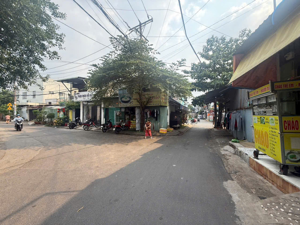 Góc 3 Mặt Tiền Song Hành Trung Chánh – Dòng Tiền 40Tr/tháng – Hàng Siêu Hiếm