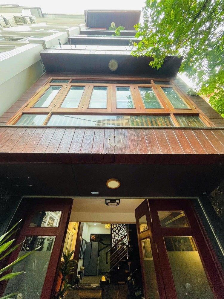 Lạc Long Quân – Bán Nhà 6Tầng 50M² Mt 4.2M – Giá Chào Hơn 18 Tỷ Tây Hồ