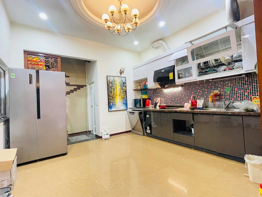 Lạc Long Quân – Bán Nhà 6Tầng 50M² Mt 4.2M – Giá Chào Hơn 18 Tỷ Tây Hồ