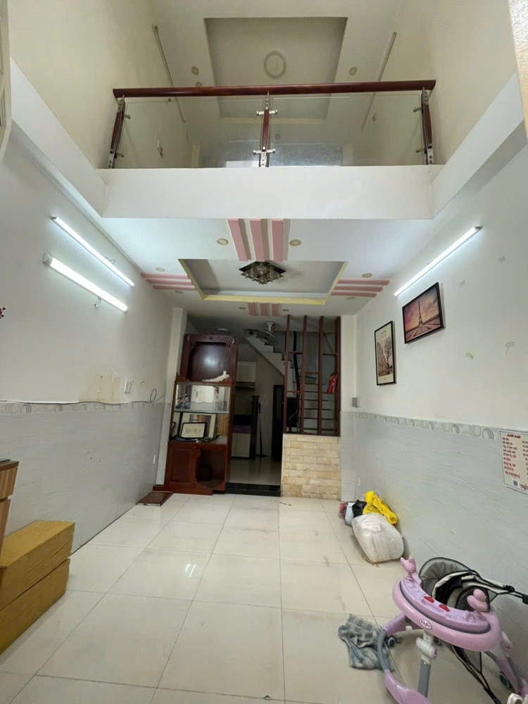 Mặt Tiền Kinh Doanh Hoàng Diệu Đúc 4 Tấm Có 5Đ Đối Diện Q1