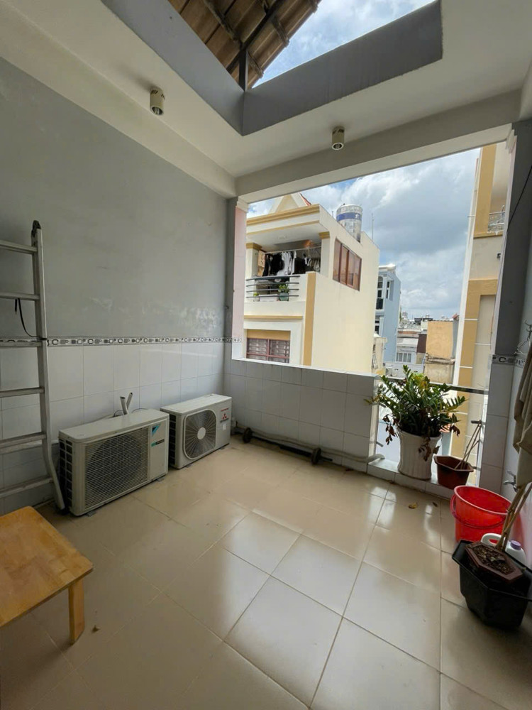 Mặt Tiền Kinh Doanh Hoàng Diệu Đúc 4 Tấm Có 5Đ Đối Diện Q1