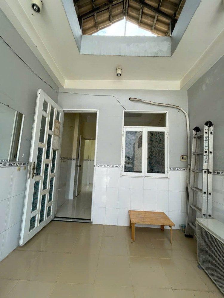 Mặt Tiền Kinh Doanh Hoàng Diệu Đúc 4 Tấm Có 5Đ Đối Diện Q1