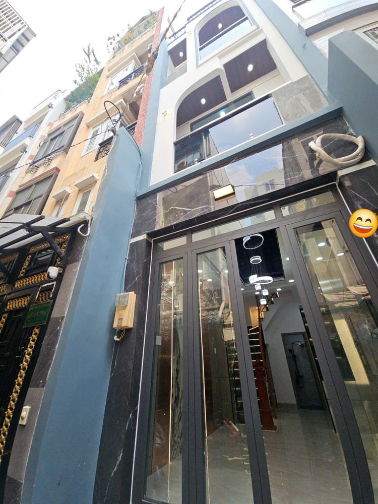 Bán Nhà Diện Tích 100M2 - 4 Tấm Q4 Có 5 Tê Hợp Ở Kinh Doanh Spa