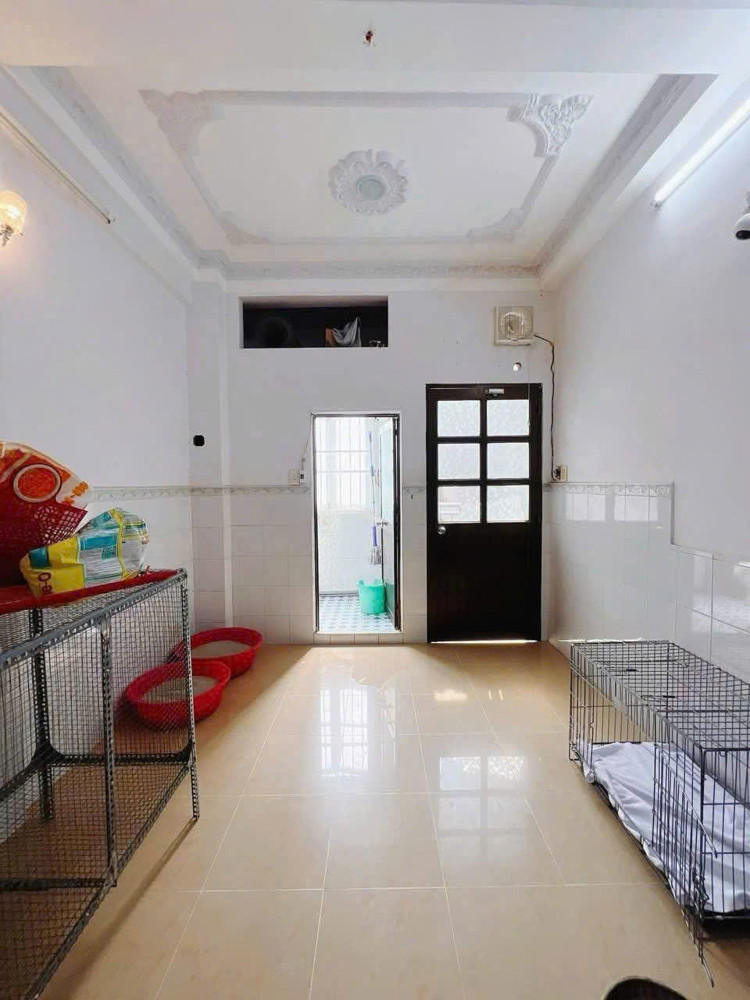 Bán Nhà Mặt Tiền Kinh Doanh Hoàng Diệu Q4 Đúc 4 Tấm Có 5Đ