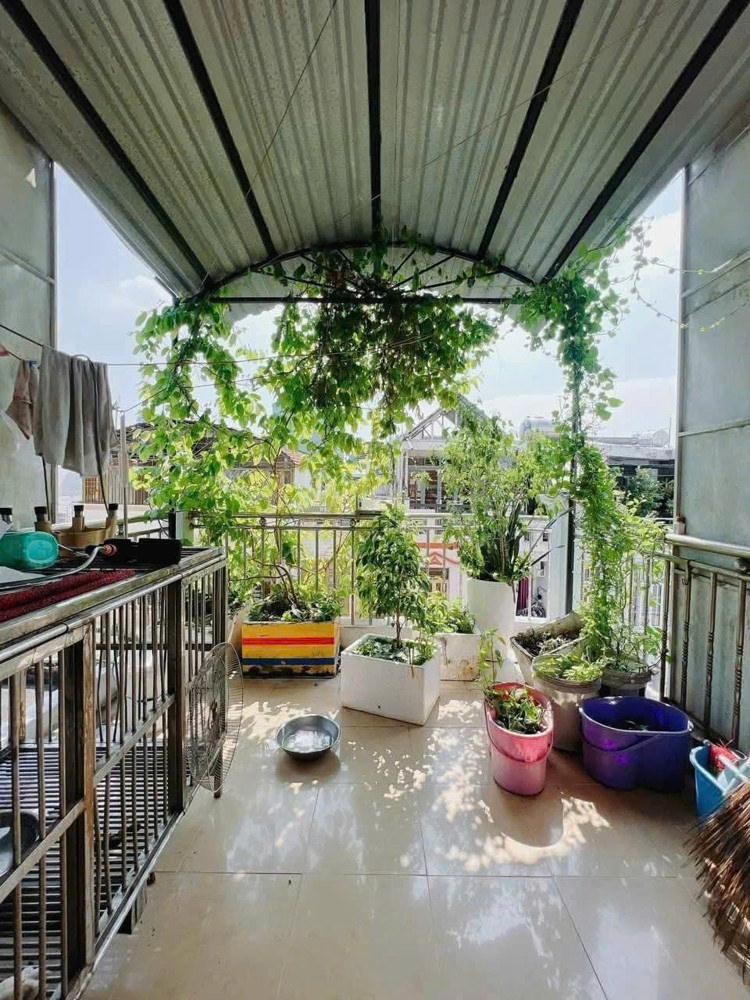 Bán Nhà Mặt Tiền Kinh Doanh Hoàng Diệu Q4 Đúc 4 Tấm Có 5Đ