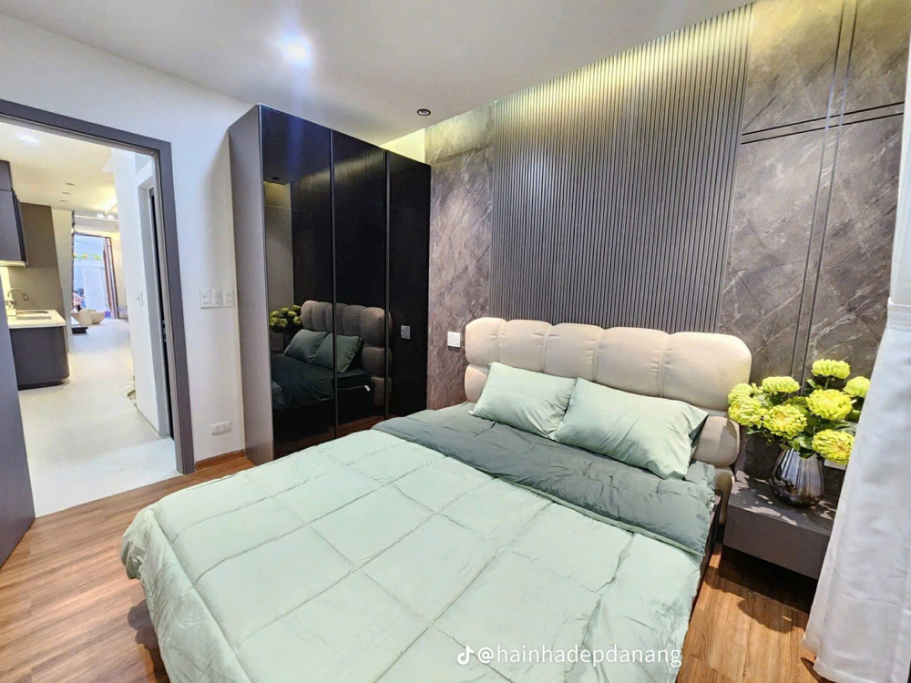 Bán Nhà Sát Mặt Tiền Trung Tâm Q4 Dài 20 X Ngang 2,6 M Đúc Mới 3 Tấm Có 3 Đ