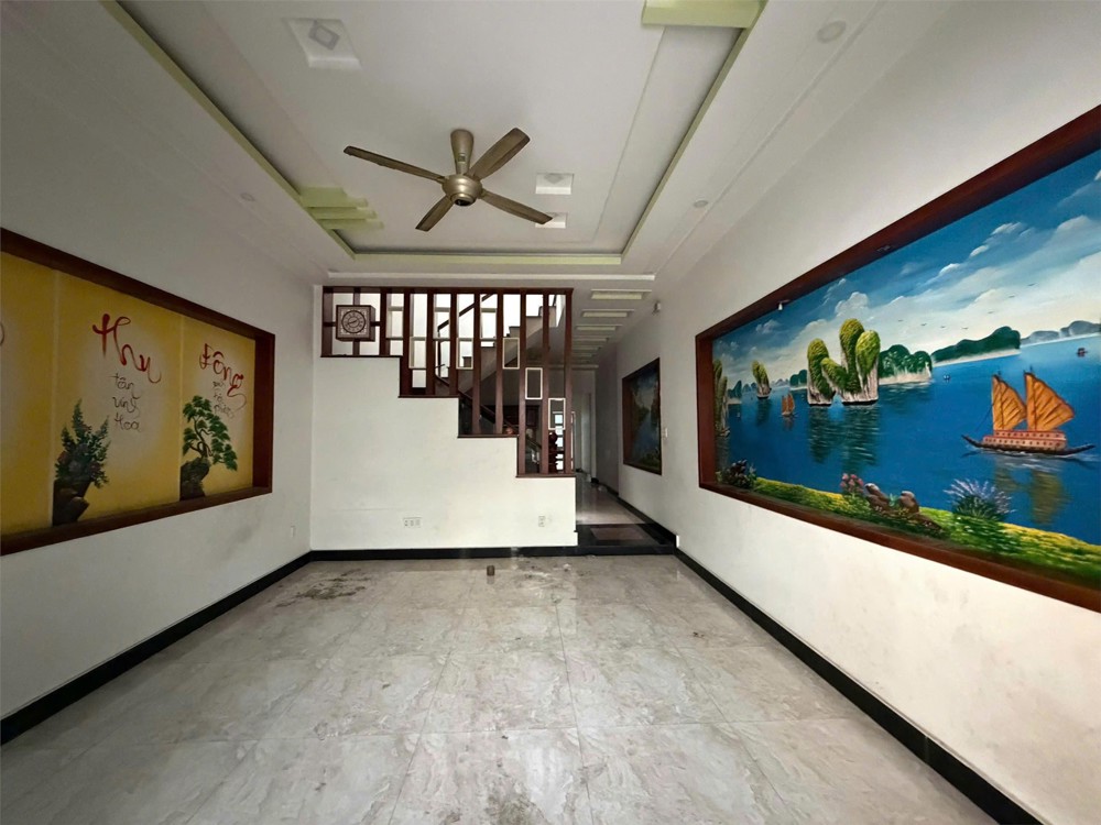 Ngân Hàng Thanh Lý Nhà Tt Dĩ An Siêu Đẹp 3 Lầu, Dt 126.4M2, Hẻm 6M, Giá Hấp Dẫn 4 Tỷ 3