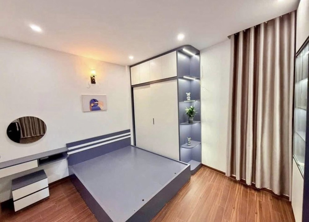 Bán Nhà Siêu Phẩm Lê Trọng Tấn - Ngõ Thông - Ô Tô 7 Chỗ Vào Nhà - 48M² - 10 Tỷ