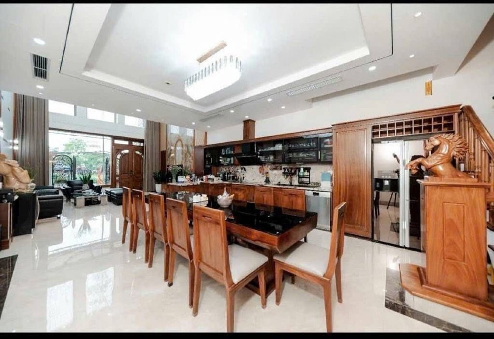 Bán Nhà Liền Kề Việt Hưng 76M2 - 6 Tầng Thang Máy - Vị Trí Kinh Doanh Đắc Địa - Hơn 30 Tỷ