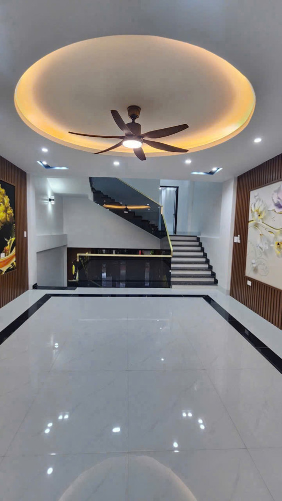 Giảm Cực Sâu Bán Nhanh Nhà 3Tầng Lệch Đẹp Lung Linh Còn Nguyên Mùi Sơn