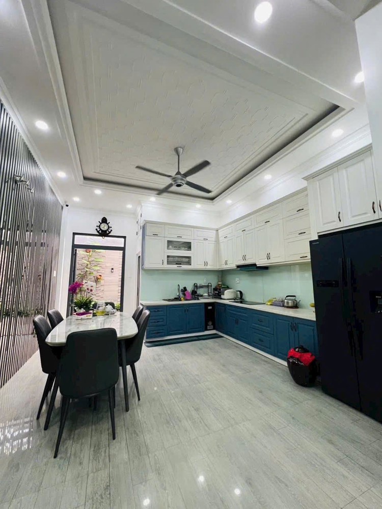 Nhà 4 Tầng Lung Linh, Hẻm Xe Hơi Đào Tông Nguyên, Tặng Nội Thất Tiền Tỷ