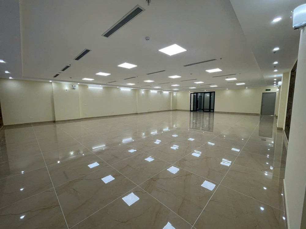 Bán Tòa Nhà Văn Phòng Mặt Phố Hoàng Ngân, Nguyễn Thị Định