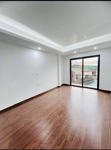 Bán Nhà Cổ Linh-Bát Khối, 5 Tầng, 4 Ngủ Khép Kín, Gara, Ôtô Đỗ Cửa