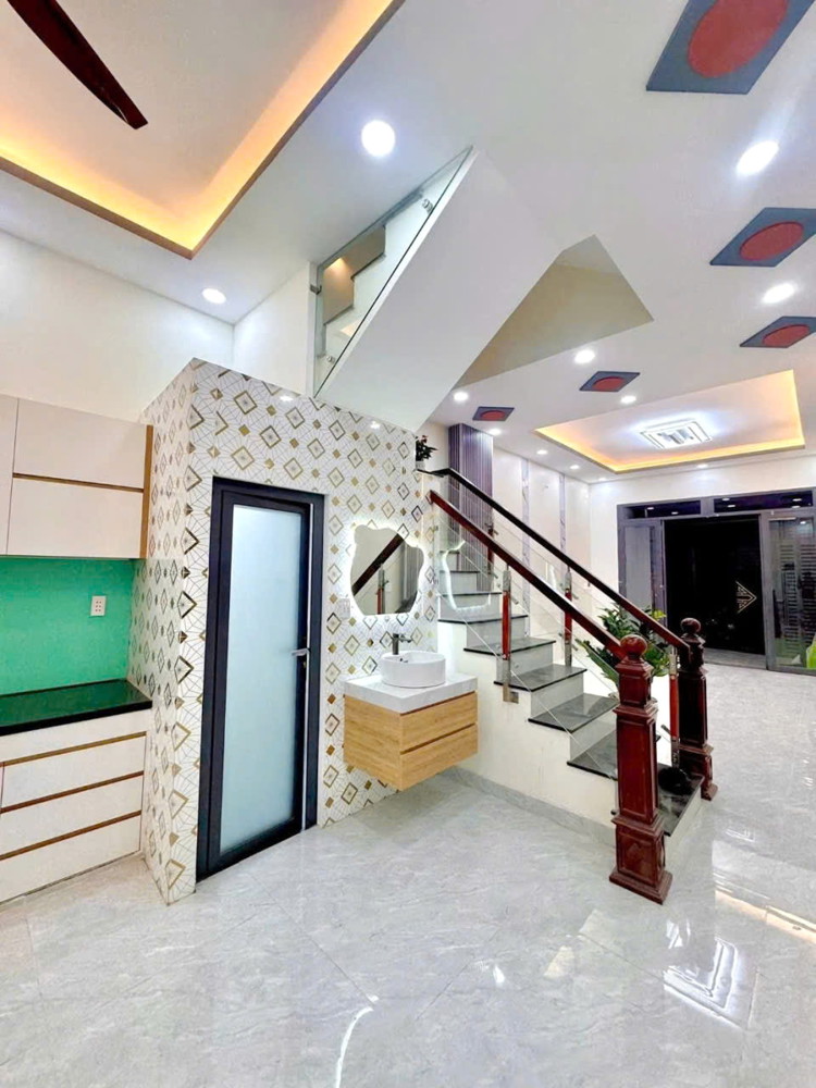 Nhà Hxh 451 Phạm Thế Hiển P4-Q8, Giá : 8,980 Tỉ