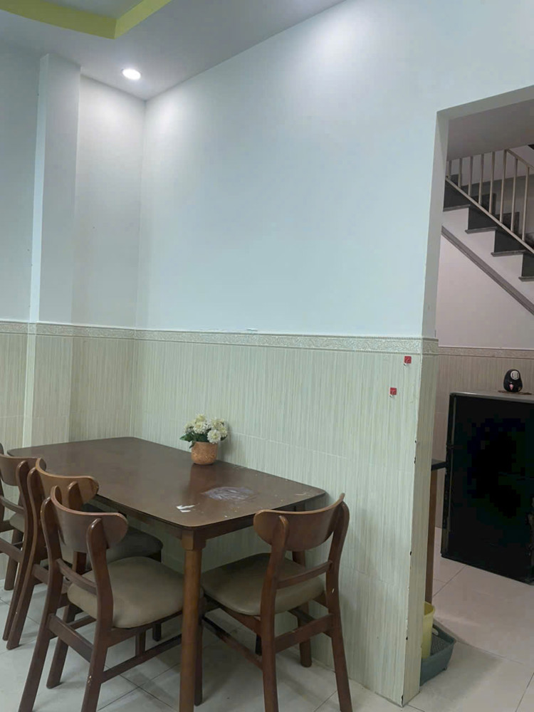 Bán Nhà Trung Tâm Q4 Hẻm Thông 1 Trục Ngang 6 Dài 4 - 4 Tấm Có 4 Đ