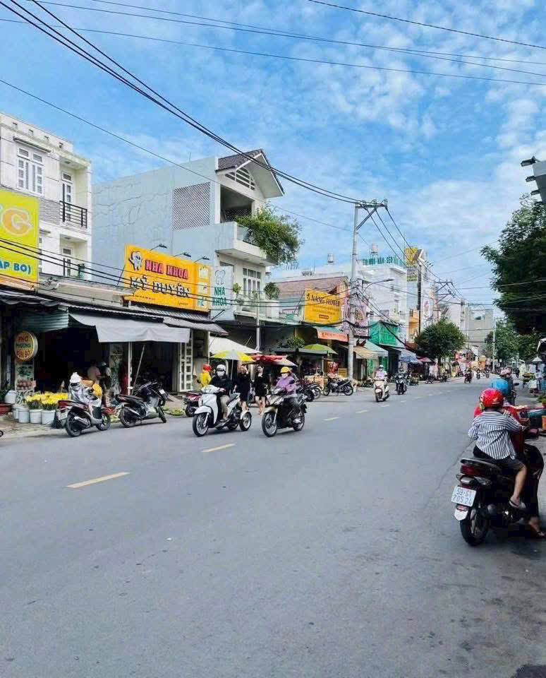 Nhà C4 Mặt Tiền (5.1X25) Trần Thị Cờ – Ngay Chợ – Kinh Doanh Cực Sung