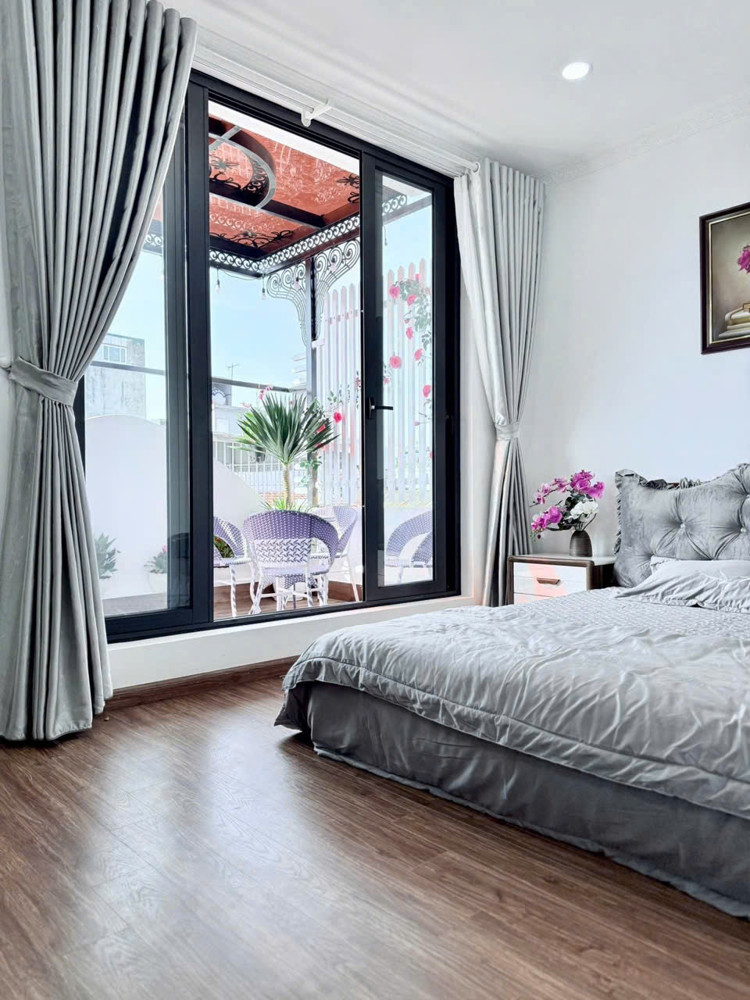 Chùa Bộc – Diện Tích 60M – 7 Tầng – Mt- 5M Mặt Tiền – Thang Máy – 40M Ra Phố