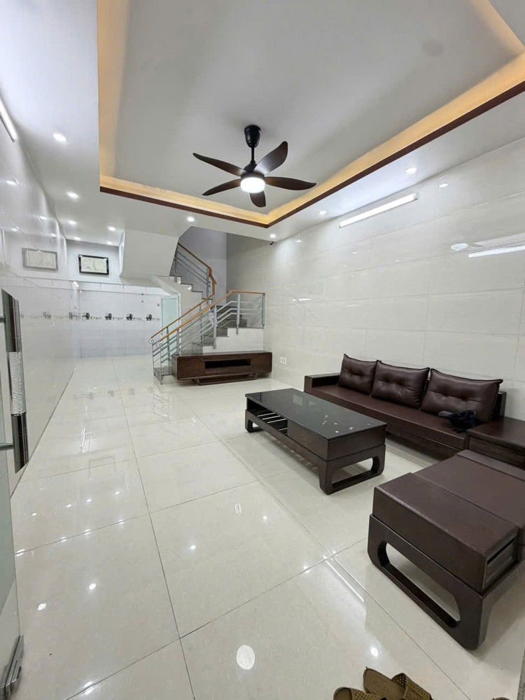 Bán Nhà Ngõ 415 Ngô Gia Tự - 42M 3 Tầng Gần Trung Lực