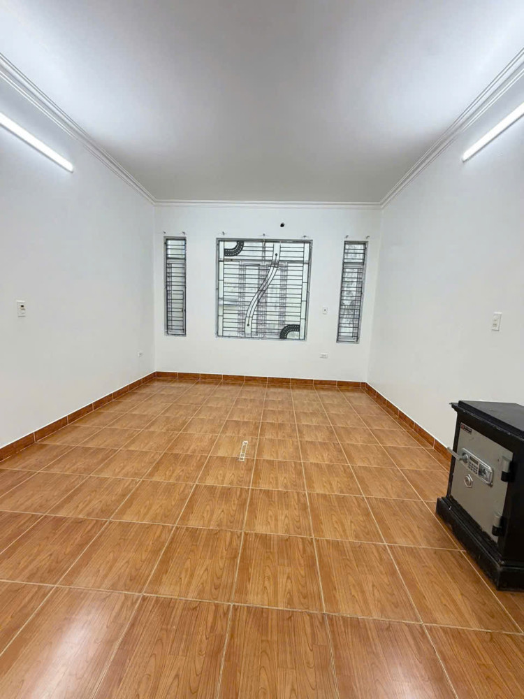 Bán Nhà Ngõ 415 Ngô Gia Tự - 42M 3 Tầng Gần Trung Lực