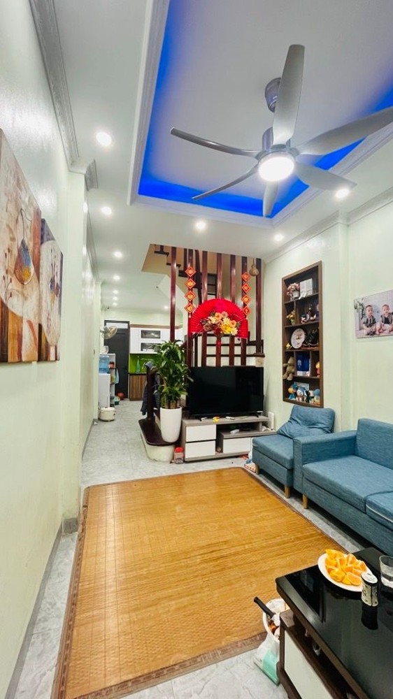 Nguyễn Đình Hoàn Cầu Giấy 35M X4 Tầng 9,3 Tỷ 30M Ô Tô Tránh,Ngõ Thông