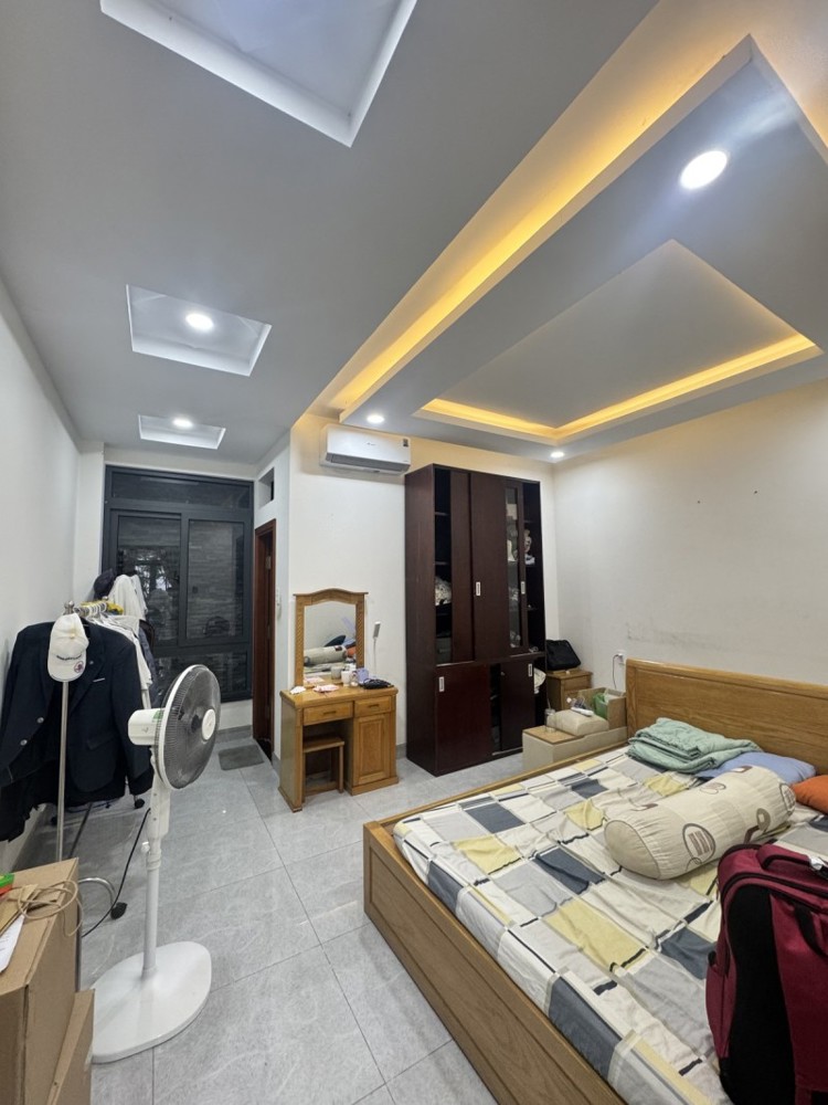 Bán Nhà Đường Bưng Ông Thoàn, Phú Hữu, Q9, Tp Hcm. Dt 81M2, 4 Tầng. Giá 8.9 Tỷ, Sh - 0933125879