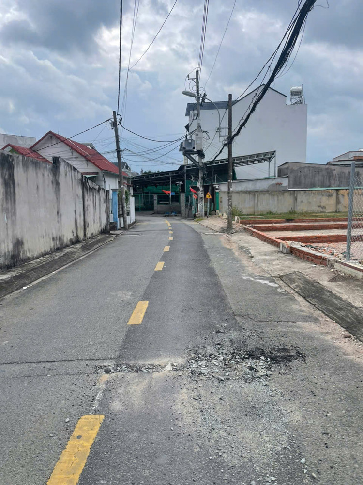 Bán Đất 1300M2 Giá 10 Triệu/m2 Đường Nhựa 6M Bà Điểm 5