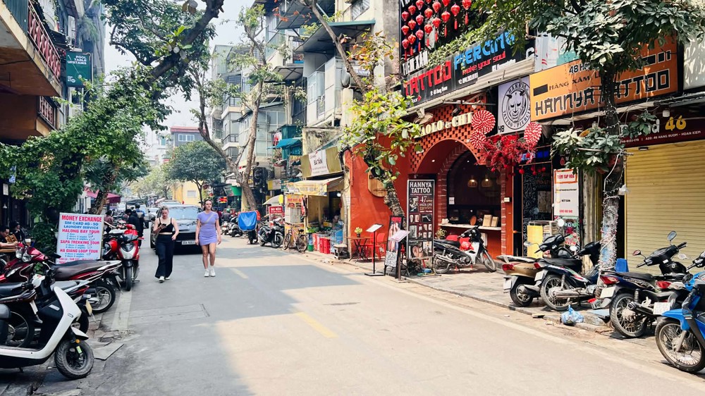 Nhà Mặt Phố Hoàn Kiếm, 72M, Mt 4.8M, Sát Khu Đi Bộ, Cách Hồ Gươm 400M