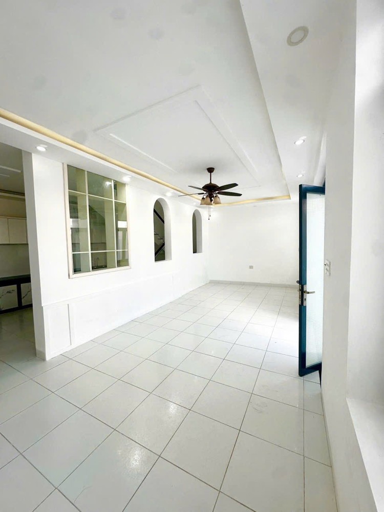 Bán Nhà Căn Góc 2 Tầng Gần Bệnh Viện Đường Sắt Vĩnh Hiệp